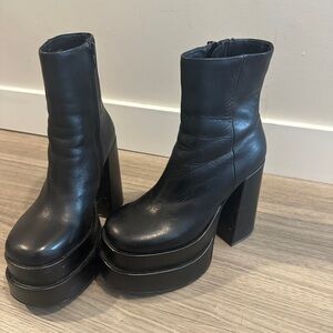 Steve Madden Black Leather Platform Ankle Boots